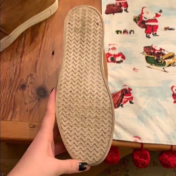 Sneakers - Picture 2 of 3